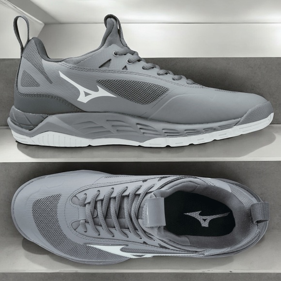 Mizuno Women's Wave Luminous Volleyball Shoes - Picture 2 of 16